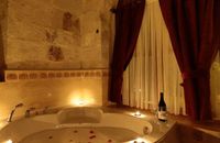 Honeymoon Suite