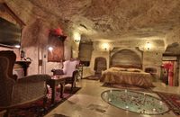 Cave Suite with Jacuzzi