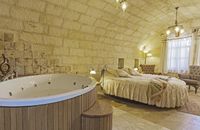 King - Suit Room