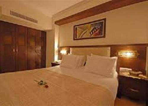 turkiye/nevsehir/goreme/tourist-hotels-resort-cappadocia-144609692.jpg