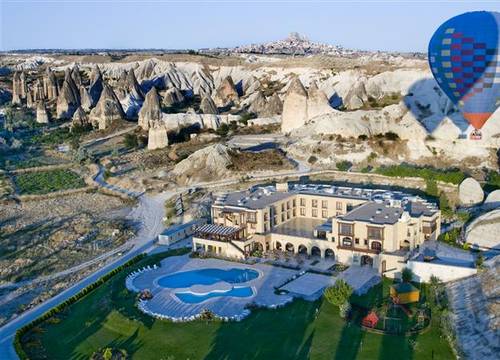 turkiye/nevsehir/goreme/tourist-hotels-resort-cappadocia-374180962.jpg