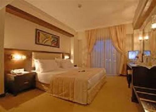 turkiye/nevsehir/goreme/tourist-hotels-resort-cappadocia-987609547.jpg