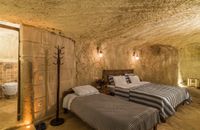 Романтична пещерна стая