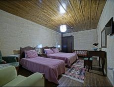 Teraslı Üç Kişilik Oda