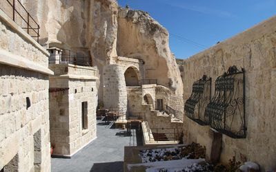 1811 Cave Hotel · 2
