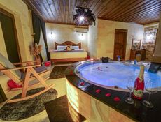 King Suite with Jacuzzi(Balcony)