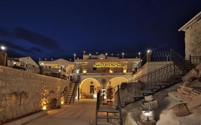Fosil Cave House · 3