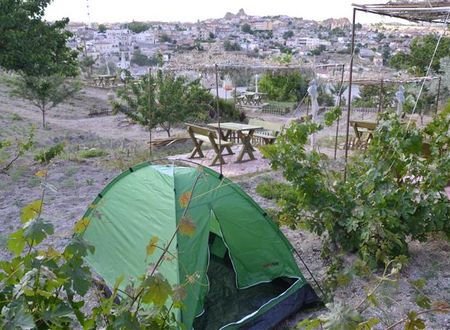 turkiye/nevsehir/urgup/kapadokya-karsi-bag-camping-1238817179.JPG