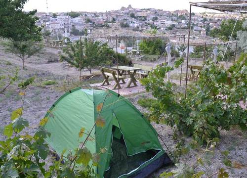 turkiye/nevsehir/urgup/kapadokya-karsi-bag-camping-1238817179.JPG