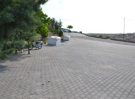 turkiye/nevsehir/urgup/kapadokya-karsi-bag-camping-976331650.JPG