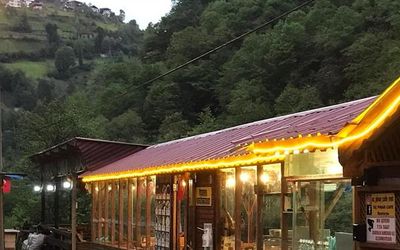 Uc Pinar Suit Bungalow Restoran · 2