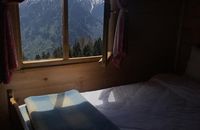 Стая с изглед към планината