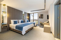 Triple Room with Pool and Mountain View