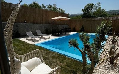 Yura Bungalov 2 · 2
