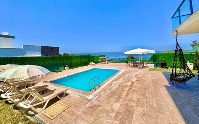 Vista Villa · 3