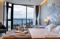 Corner Suite 