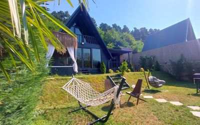 Yura Bungalov · 5