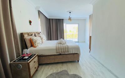 Ata Villa · 5