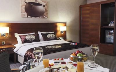 Nevali Hotel · 3