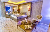Honeymoon Suite