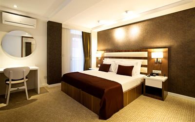 Endglory Hotel · 5