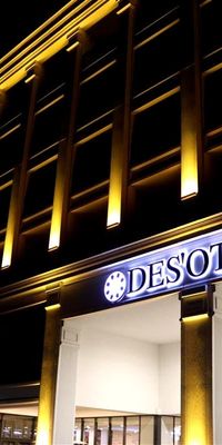 Des Otel