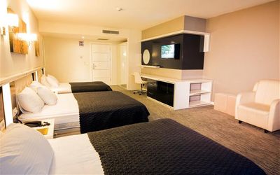 Çavuşoğlu Tower Hotel · 4