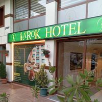 Larok Hotel