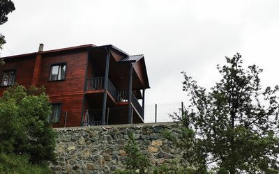 Forest Mansion · 4