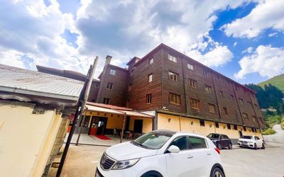 Lahza Hills Resort · 3