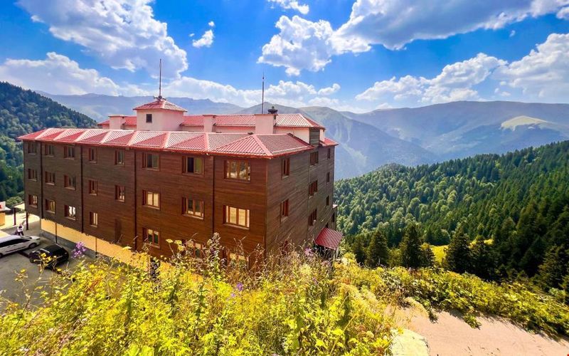 Lahza Hills Resort · 1