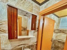 Kısmi Göl Manzaralı King Suite