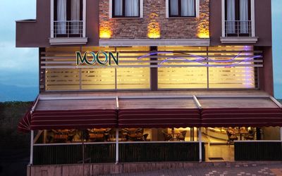 Moon Residence · 2