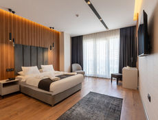 Senior Suite