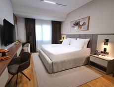 Superior French Room