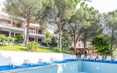 Seasons Park Resort · 3