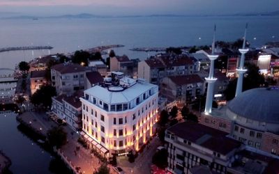 Mirart Hotel Boutique & Spa · 3