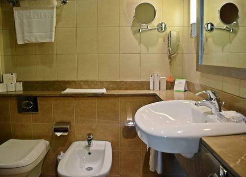 unitedarabemirates/abudabi/alrawdaarjaanbyrotana4c909b1a.jpg