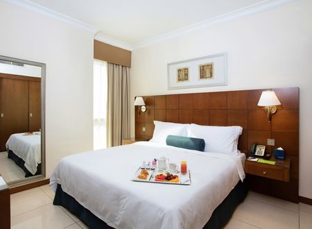 unitedarabemirates/abudabi/alrawdaarjaanbyrotanaa082459b.jpg