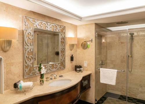 unitedarabemirates/abudabi/beachrotanaabudhabi0cf40b5f.jpg