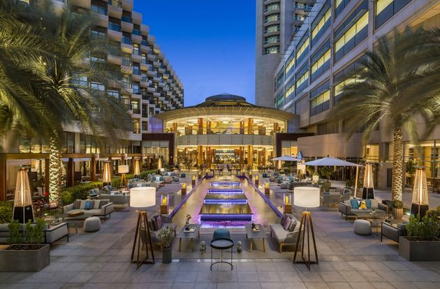 unitedarabemirates/abudabi/beachrotanaallsuites2fe11390.jpg