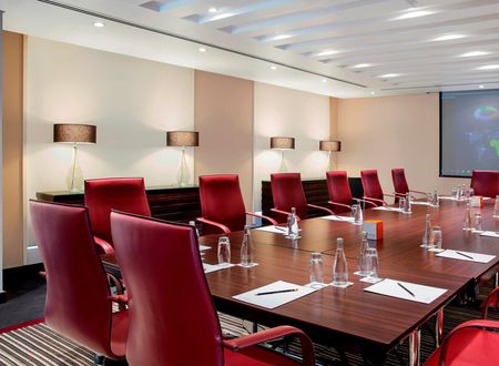 unitedarabemirates/abudabi/centrocapitalcentrebyrotana21647975.jpg