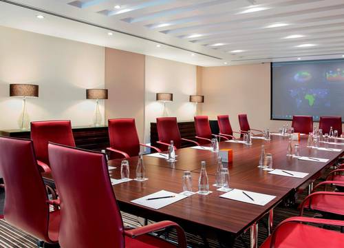unitedarabemirates/abudabi/centrocapitalcentrebyrotana21647975.jpg