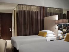 Family Connecting Rooms - Queen and Twin Bed
