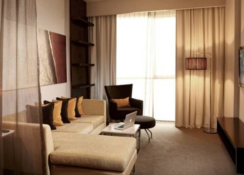 unitedarabemirates/abudabi/centrosharjahbyrotana39f925e8.jpg