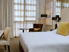 Centro Room - Queen Bed