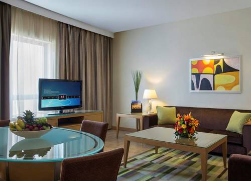 unitedarabemirates/abudabi/nourarjaanbyrotana065185a5.jpg
