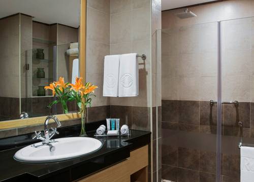 unitedarabemirates/abudabi/nourarjaanbyrotana1f2433d4.jpg
