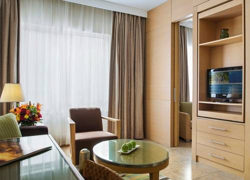 unitedarabemirates/abudabi/nourarjaanbyrotana49b18e0e.jpg