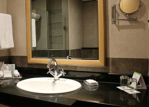 unitedarabemirates/abudabi/nourarjaanbyrotanadd82d387.jpg